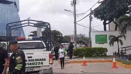 Atraco en un banco de Santa Cruz, una persona está herida y en estado crítico