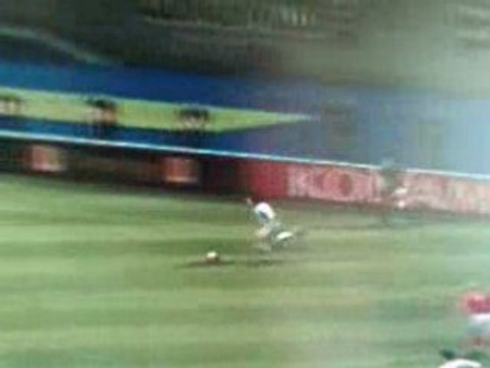 givet drible tous le monde et largue une mine..