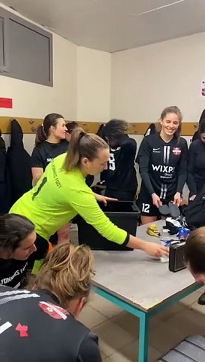 LE "VICTORY SONG" DE NOS SENIORS.F APRES LEUR VICTOIRE FACE A CALUIRE