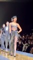 #Étincelante Naomi Campbell a montré à tout le monde comment faire le show à #Milan. Le top model, âgé de 53 ans et mère de 2 enfants, a défilé samedi sur le #podium #Dolce & #Gabbana automne-hiver 2024-2025, en mode femme-fatale. #NaomiCampbell