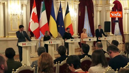 Guerra Ucraina, Zelensky: "Stop ad accordi dietro le quinte con Putin"