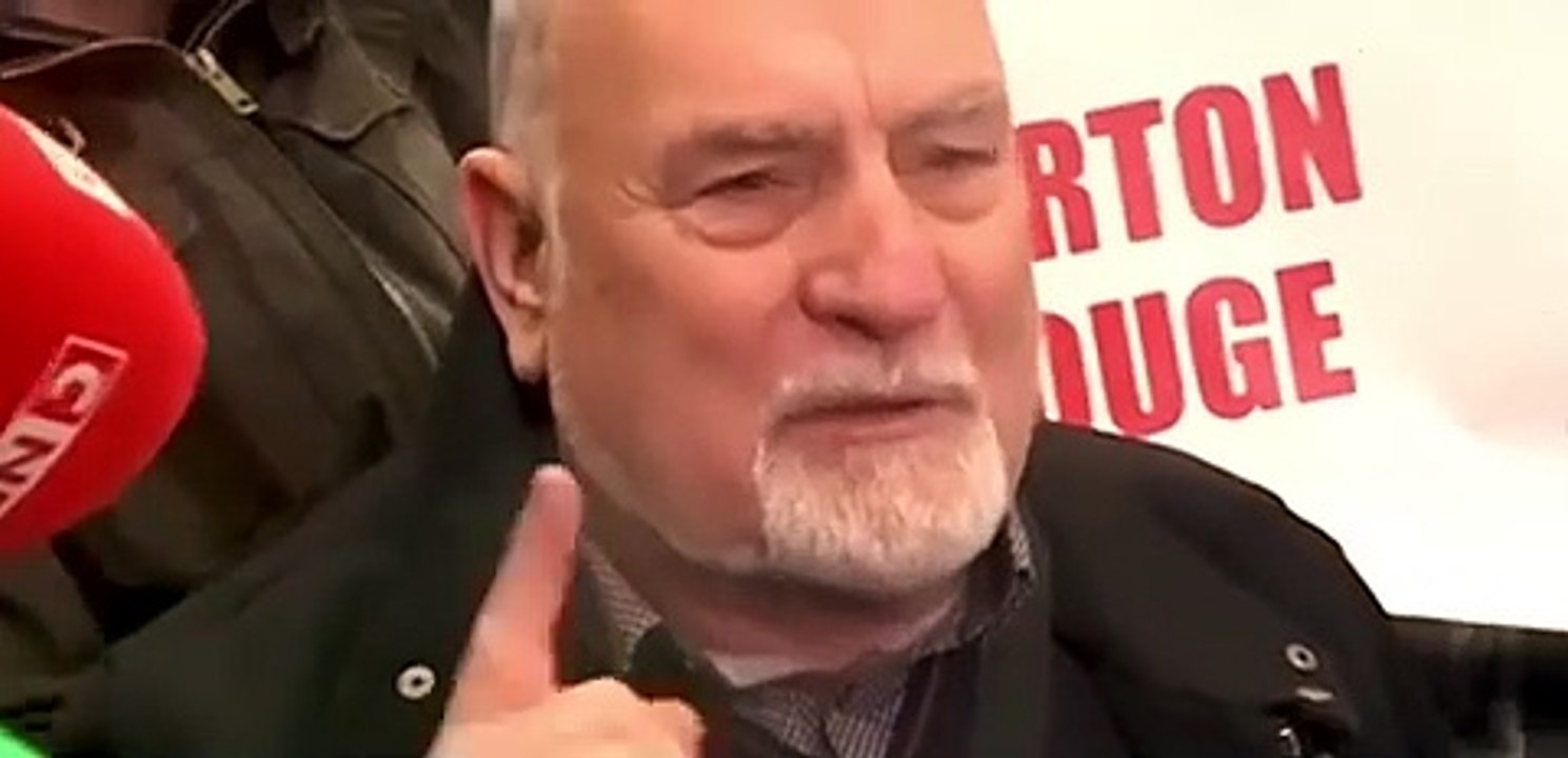 Le Salon de l’agriculture n’avait pas encore ouvert ses portes, que le chahut avait déjà investi ses murs. #salondelagriculture #colere #agriculture