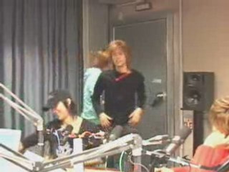 金希澈 在電台模仿天上智喜