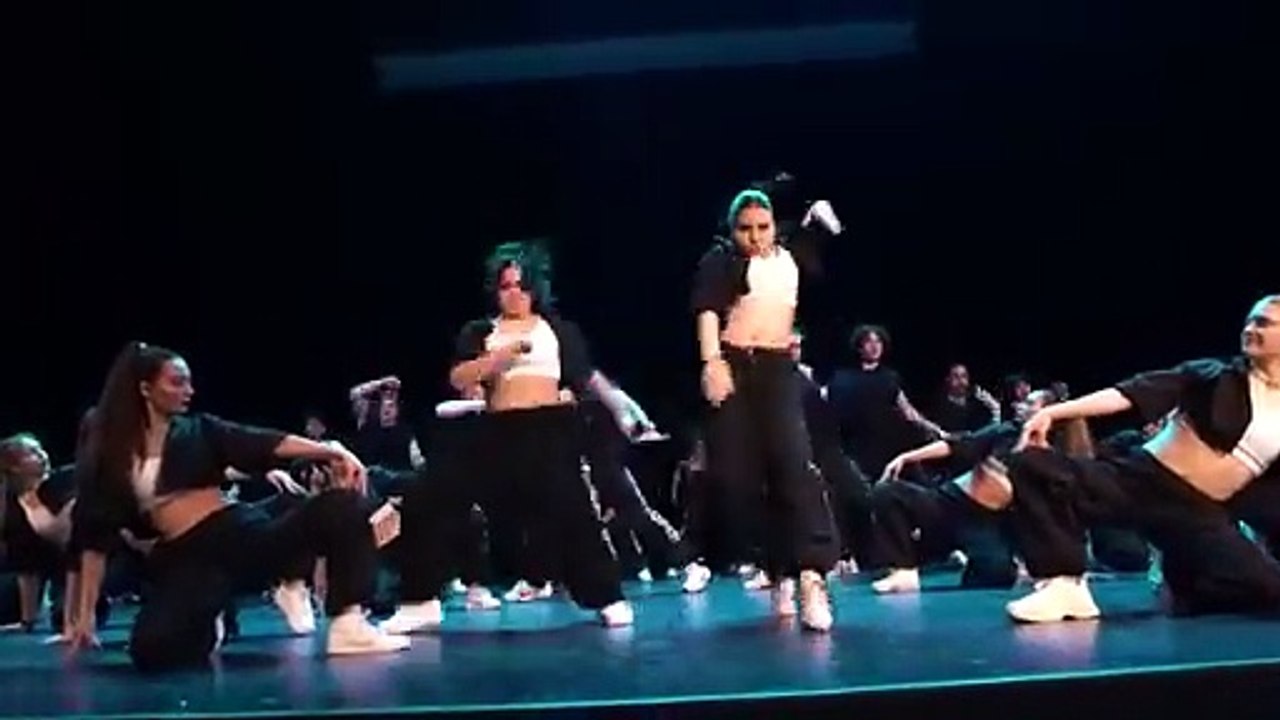Beautiful Dance Performance | watch it.
