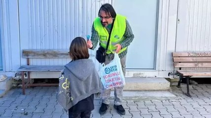 İzmir depreminde oğlunu kaybetmişti... Şimdi Hatay'da afetzede vatandaşlara umut oluyor