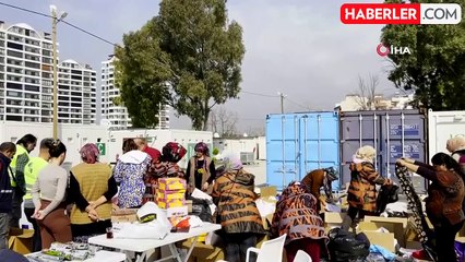 İzmir depremimde oğlunu kaybeden simge isim Elif'in babası, enkaz kentte afetzede vatandaşlara umut oluyor