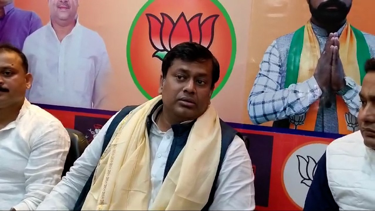 সন্দেশখালির সব দায় নিয়ে পদত্যাগ করুন CM Mamata Banerjee: Sukanta Majumdar | Oneindia Bengali