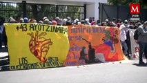 Familiares expulsados por movimiento de padres negocian avances en Caso Ayotzinapa
