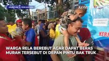 Momen Warga Rela Antre Berdesakan Demi Beli Beras Murah: Kita Rakyat Kecil!
