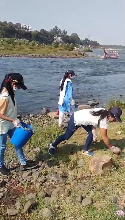 ‘स्वच्छ जल, स्वच्छ मन’ से की नर्मदा तटों की स्वच्छता सेवा - देखें वीडियो