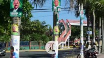 Calles del Gran Santo Domingo adornadas por diferentes vallas de candidatos a regidores y alcaldes