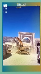 لحظة هدم بوابة ساحة الرصيف لإنشاء موقف سيارات تحت أرضي