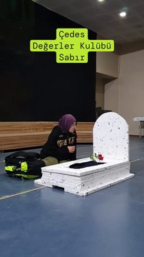 Türkiye bunu da gördü: Okulda maket mezarla sabır dersi