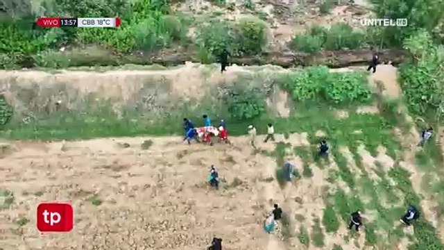 Varios heridos tras choque frontal entre dos vehículos a la altura de Tres Cruces