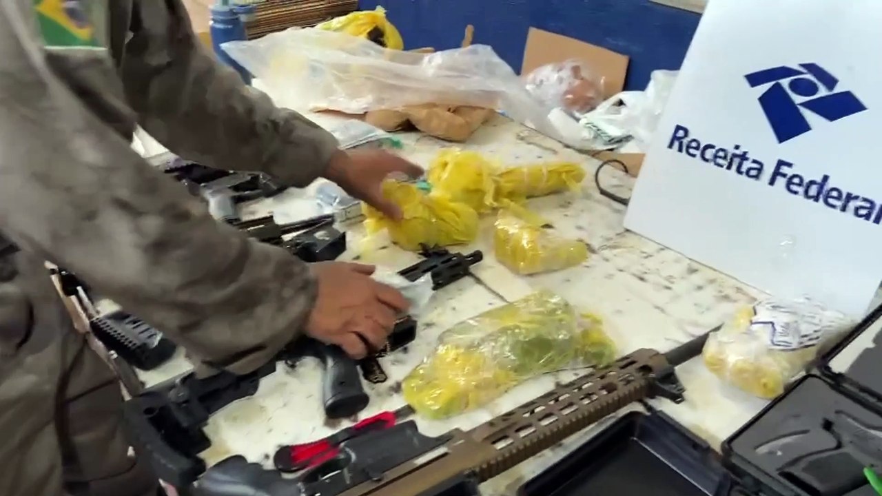 Operação Conjunta da Receita Federal e DEIC Apreende Arsenal de Armas em Foz do Iguaçu