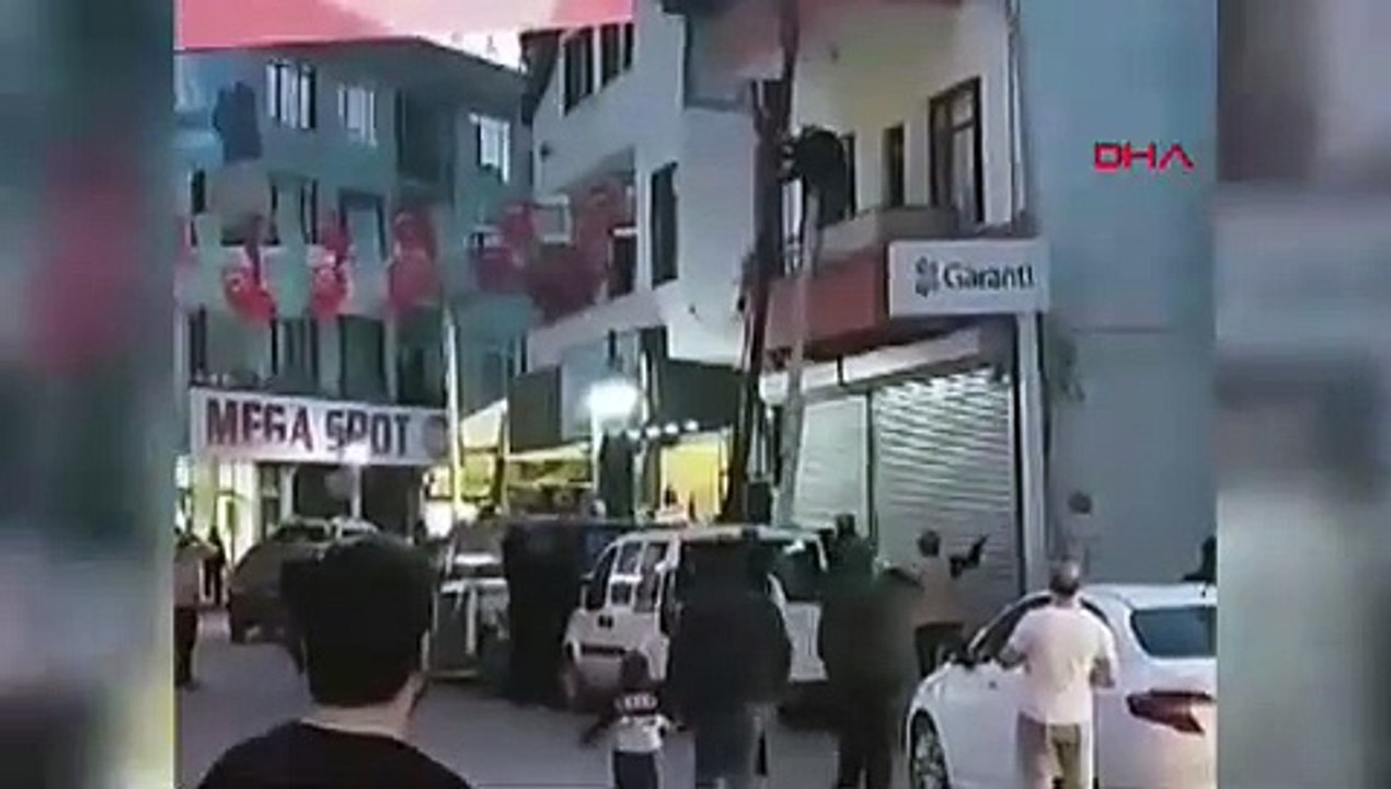 2. kattan düşen çocuğu havada yakaladı