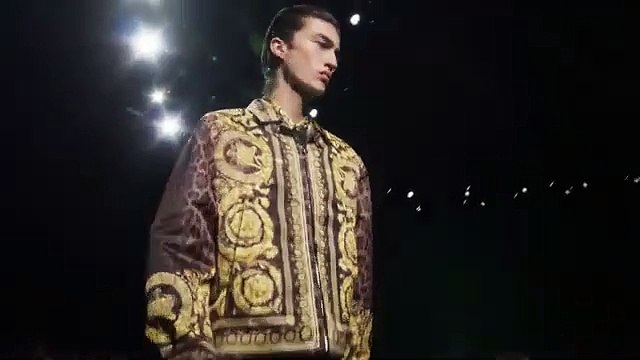 مجموعة فيرساتشي خريف وشتاء 2024