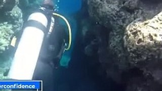 Exploring the Mysterious Blue Hole_ A Dive into the Depths