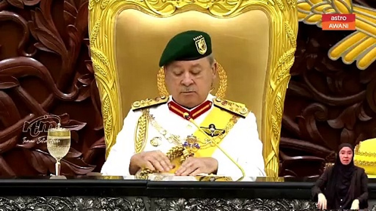 "Kalau ada yang nak main politik,  sila tunggu pilihan raya akan datang" - YDP Agong, Sultan Ibrahim