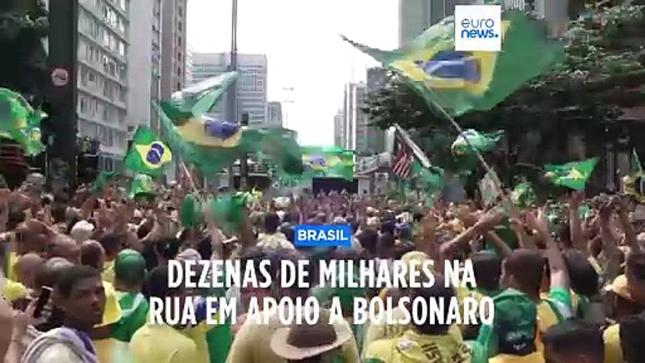 Dezenas de milhares de brasileiros saíram à rua para mostrar apoio a Bolsonaro em São Paulo