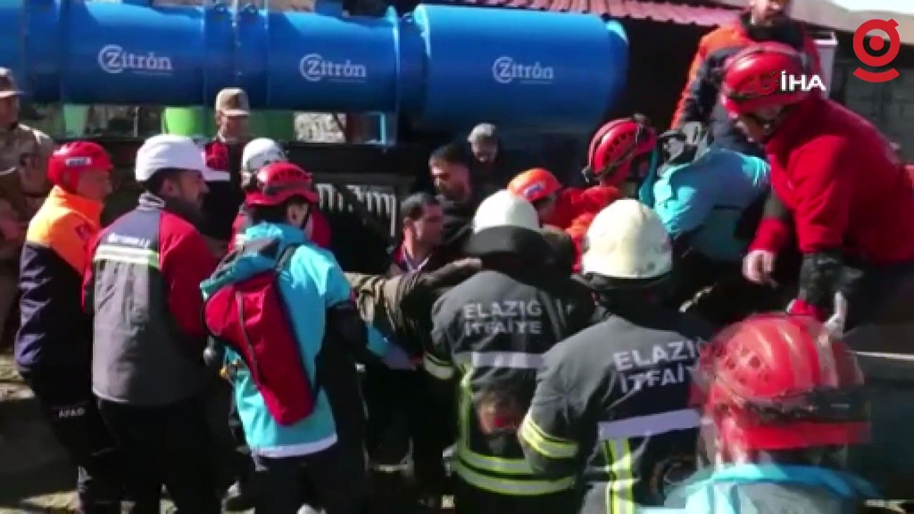 Elazığ'da maden ocağında göçük altında kalan 4 işçiden ikisi kurtarıldı