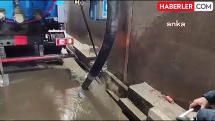 Antalya'da Yağış Öncesi Temizlik Çalışması