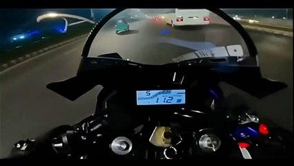 Ce motard n'a pas vu que la route était en travaux