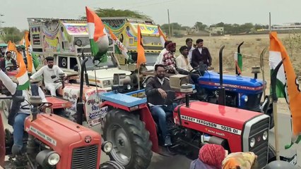 फुलेरा के किसानों ने निकाली ट्रैक्टर रैली