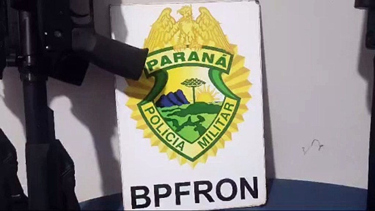 Venezuelano é preso com 4 fuzis, 15 pistolas e quase 4 mil munições no Paraná