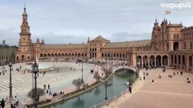 Sevilla cobrará entrada a los turistas para acceder a la Plaza de España