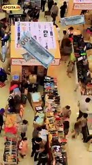 ज़बरदस्ती वाली शॉपिंग || आचार्य प्रशांत