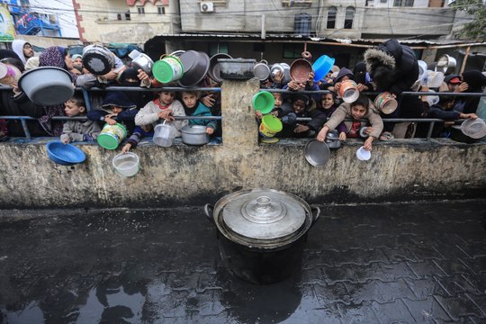 Miguel Urbán, en la frontera de Rafah: “Israel bloquea la ayuda humanitaria alegando doble uso”