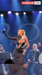 4,5 milyon TL'lik takılarıyla sahneye çıkan Petek Dinçöz, pavyon dansı yaptı