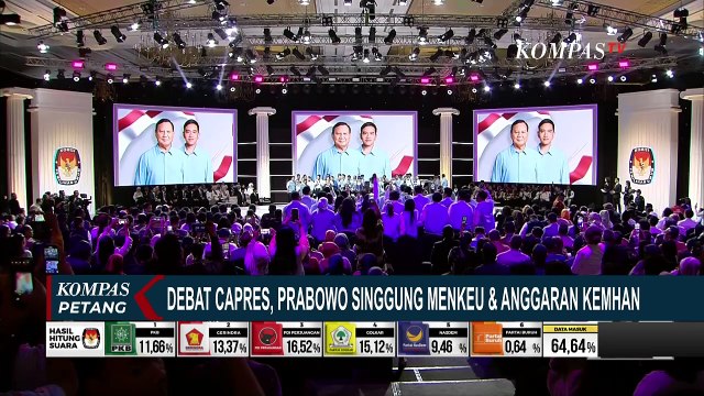 Di Tengah Isu Beda Visi, Menkeu Sri Mulyani Hampiri dan Salami Prabowo Subianto di Rapat!