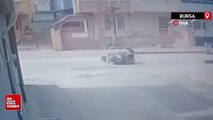Motosikletin yayaya çarptığı kaza kamerada