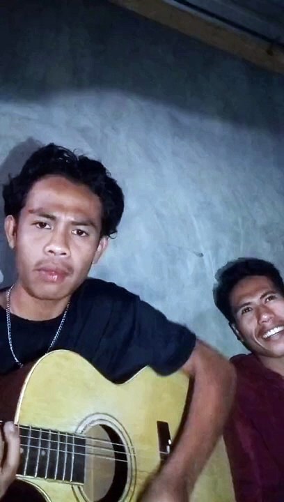 lagi nyanyi