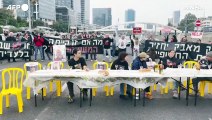 Israele, familiari degli ostaggi bloccano il traffico a Tel Aviv