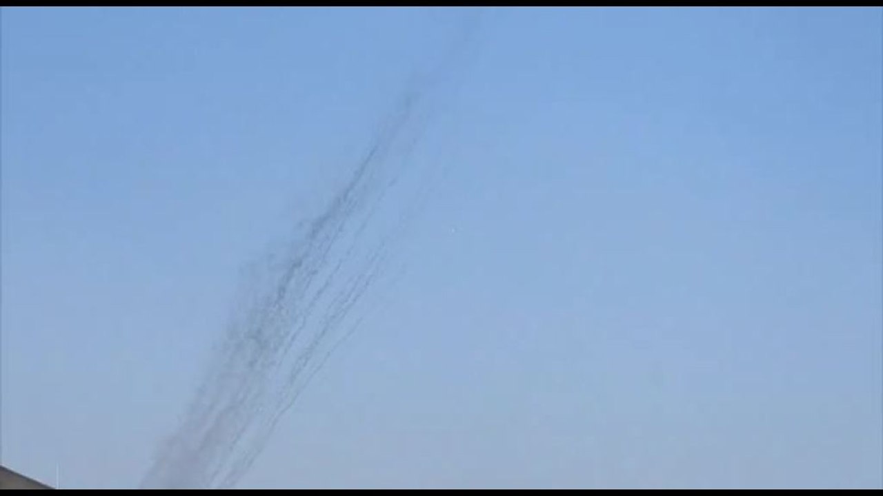M.O., esercito israeliano: decine di razzi lanciati dal Libano