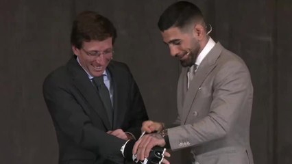 No hay evento deportivo en el que no se haga viral: el puño de Almeida con Topuria