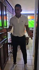 Carlo Costly sigue mostrando su talento con el baile