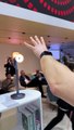 Hemos visto en el MWC 2024 la lámpara Xiaomi que sigue tu mano y responde a tus gestos y es una pasada