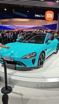 La voiture Xiaomi SU7 Max s'expose au MWC