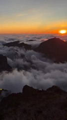 FABULEUSE Mer de nuage sur Madère au Portugal