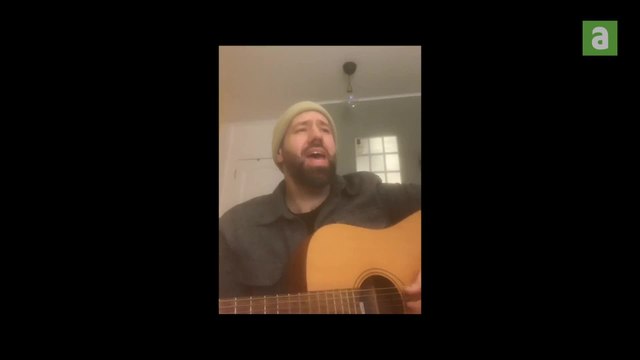 Candidat à The Voice Belgique, Pierre-Alain Modaffari (Jemeppe-sur-Sambre) reprend Parle plus bas de Dalida