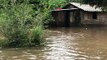 Centenas de indígenas têm casas atingidas por alagamentos em SC