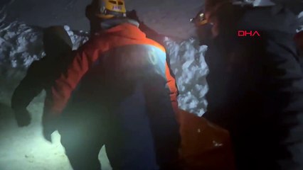 Van-Hakkari yolunda çığ düştü