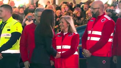 Los Reyes Felipe y Letizia se encuentran con las víctimas del incendio de Valencia