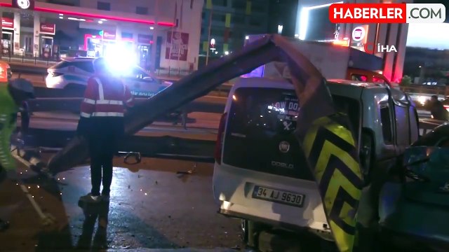 Kartal'da kontrolden çıkan araç bariyerlere ve park halindeki taksiye çarptı: 4 yaralı