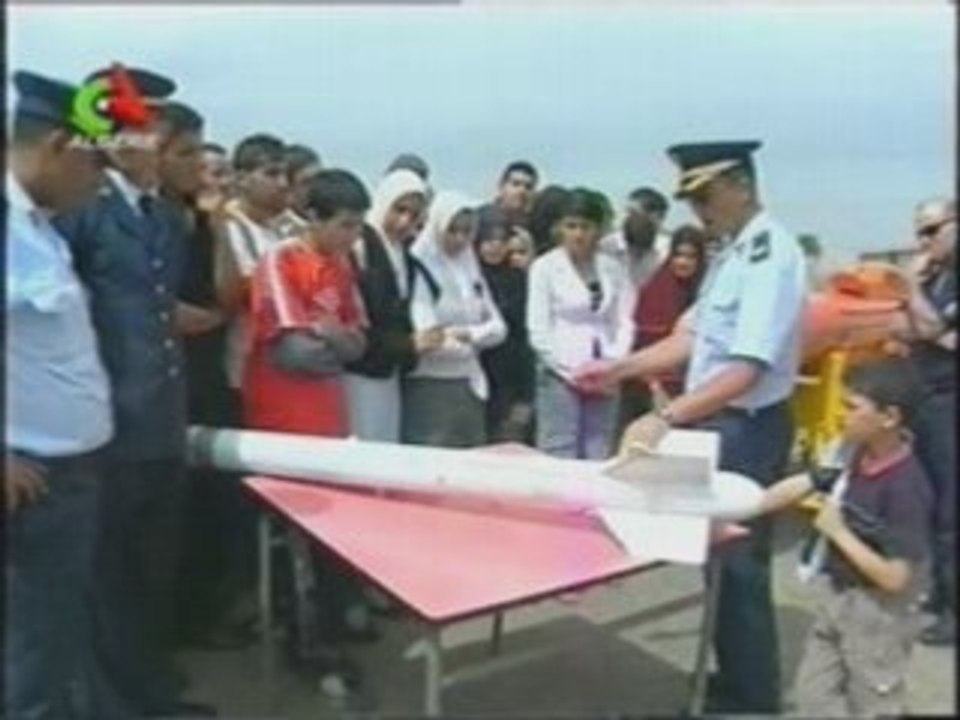 Armée algerienne, des hommes pas des laches comme.......