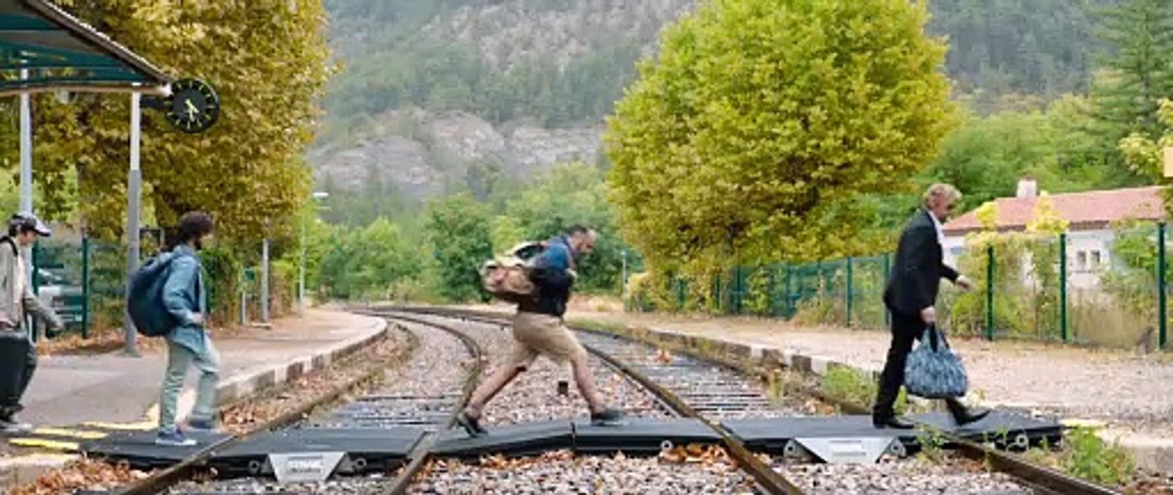 Hommes au bord de la crise de nerfs (2022) - Bande annonce